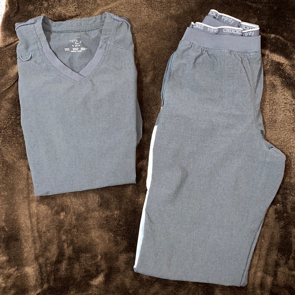 Cherokee Infinity scrubs top and bottom.